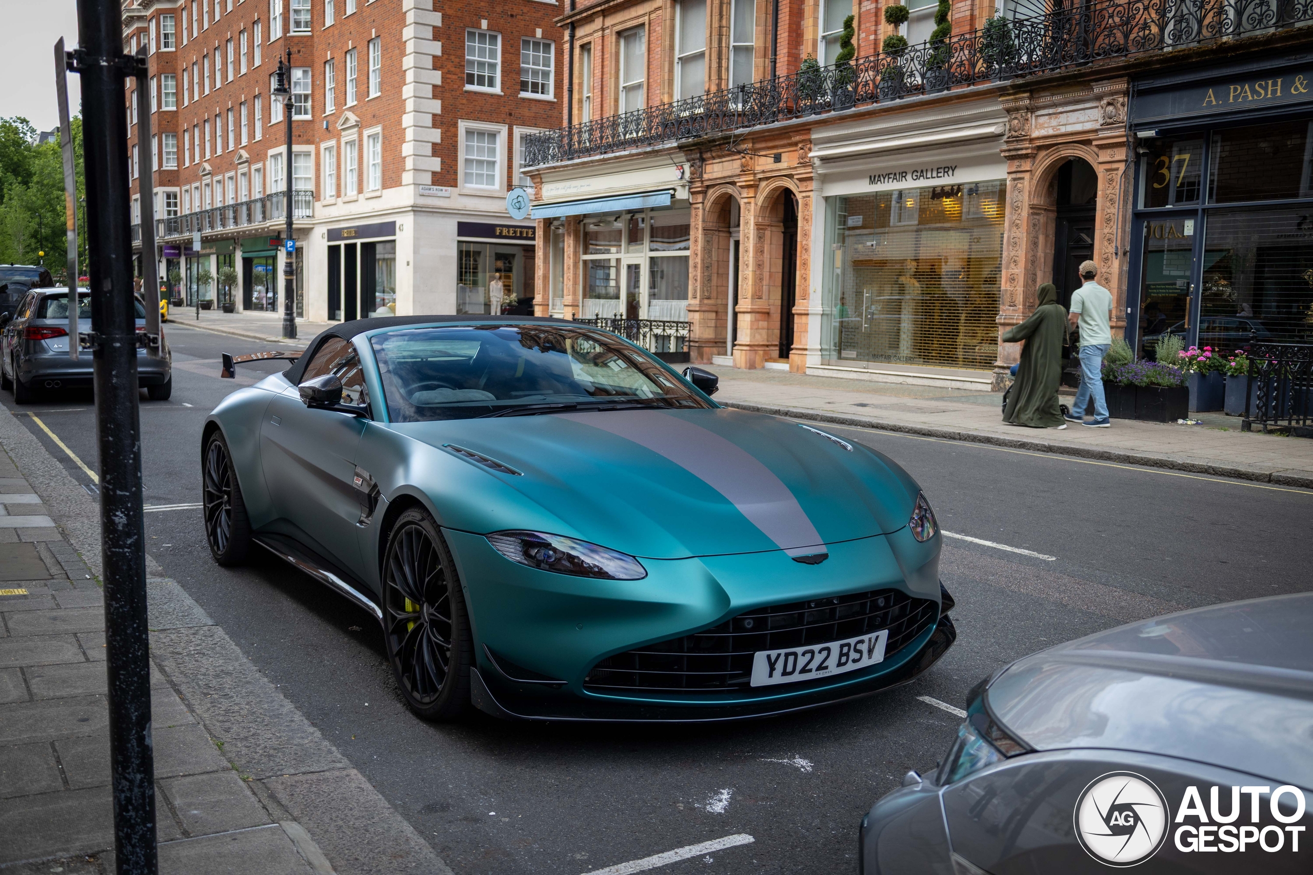 Aston Martin V8 Vantage Formula 1 Edition Roadster