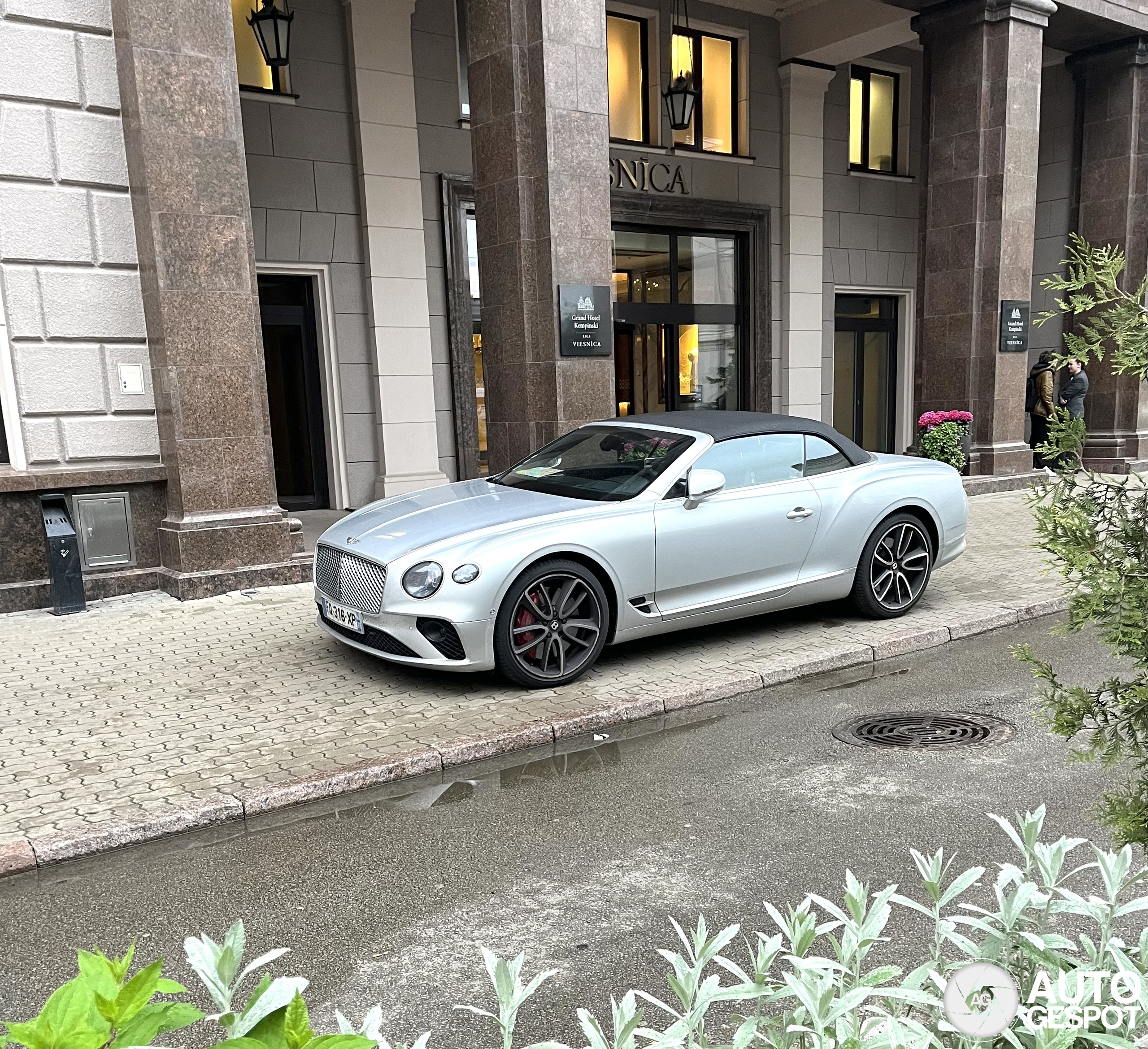 Bentley Continental GTC V8 2020