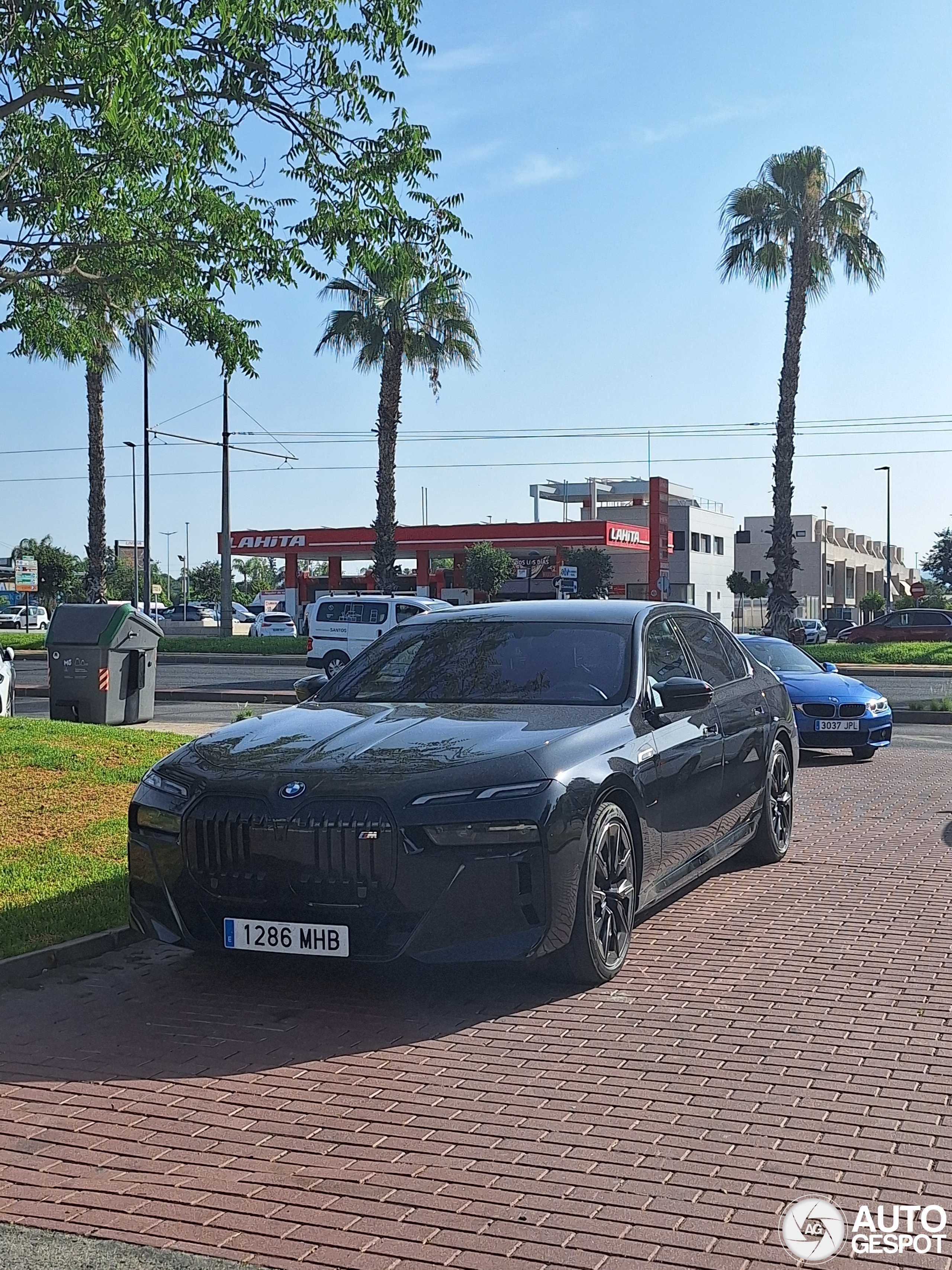 BMW M760e xDrive
