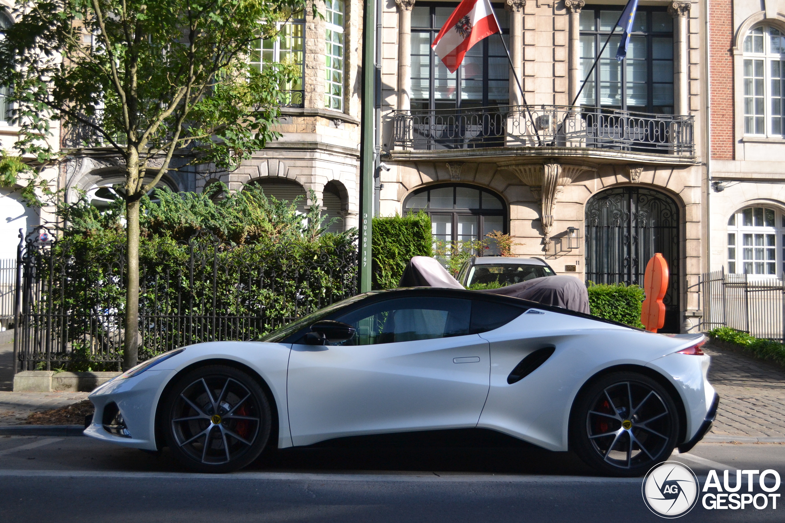 Lotus Emira