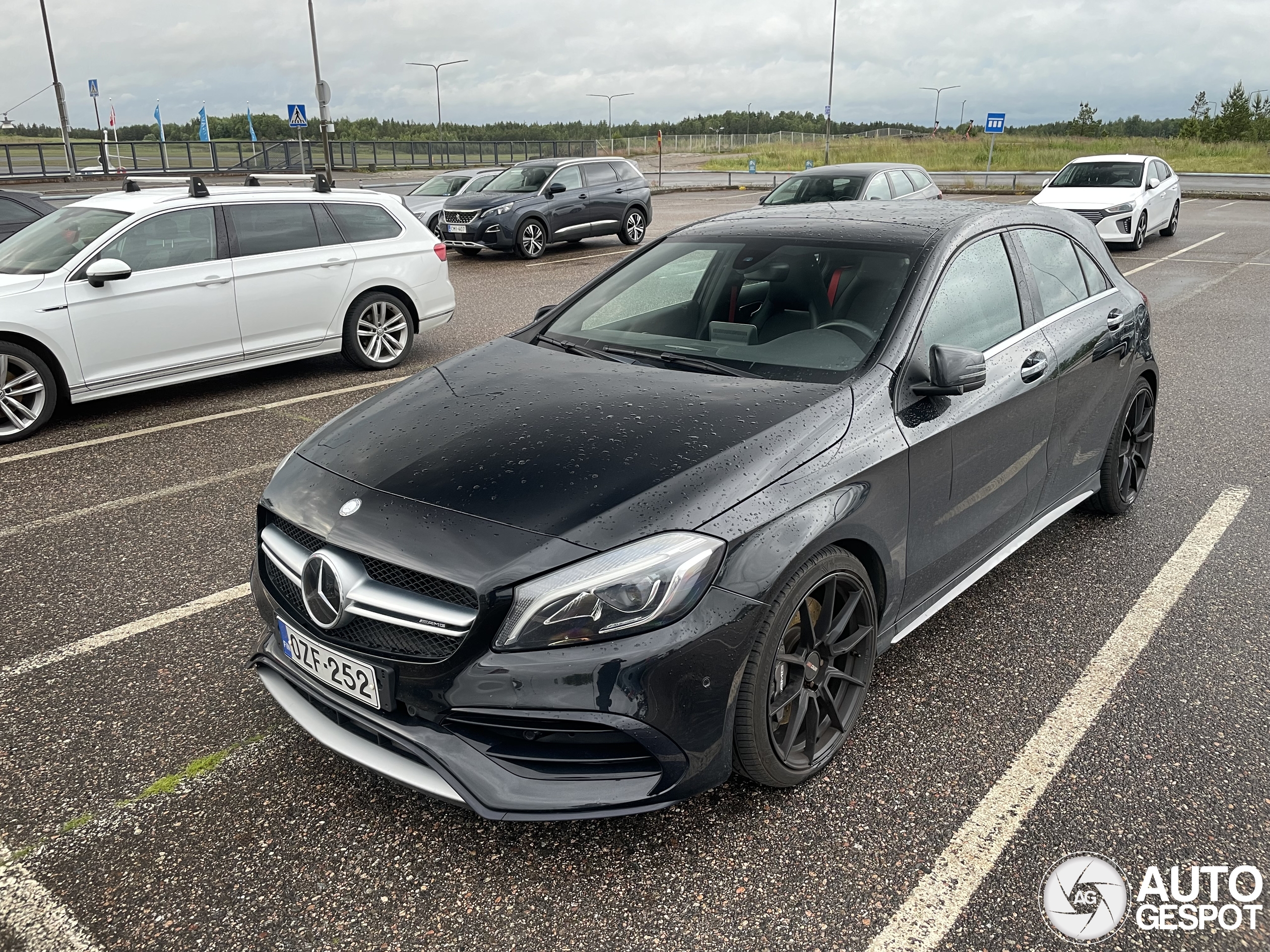 Mercedes-AMG A 45 W176 2015