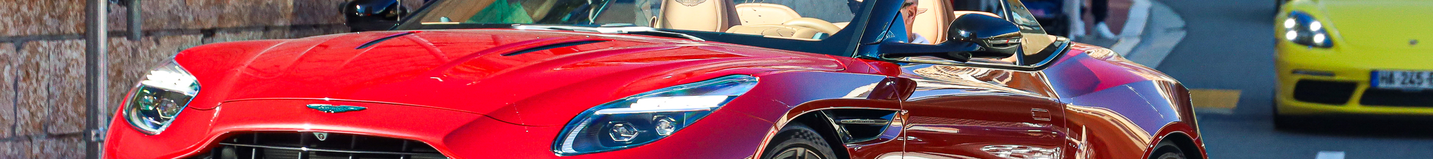 Aston Martin DB12 Volante