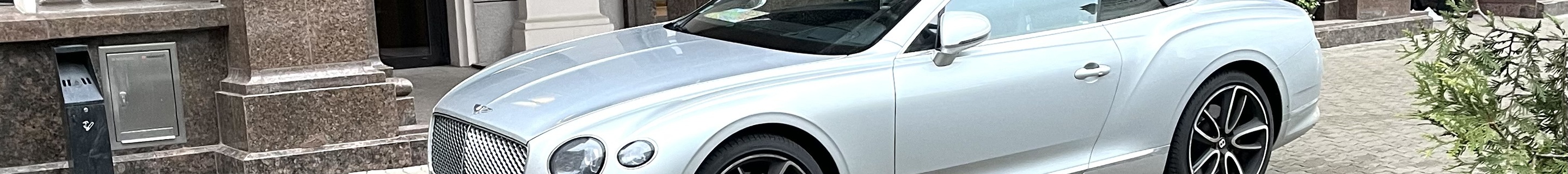 Bentley Continental GTC V8 2020