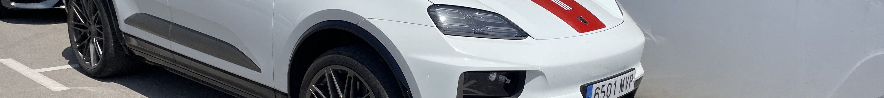 Porsche Macan EV Turbo