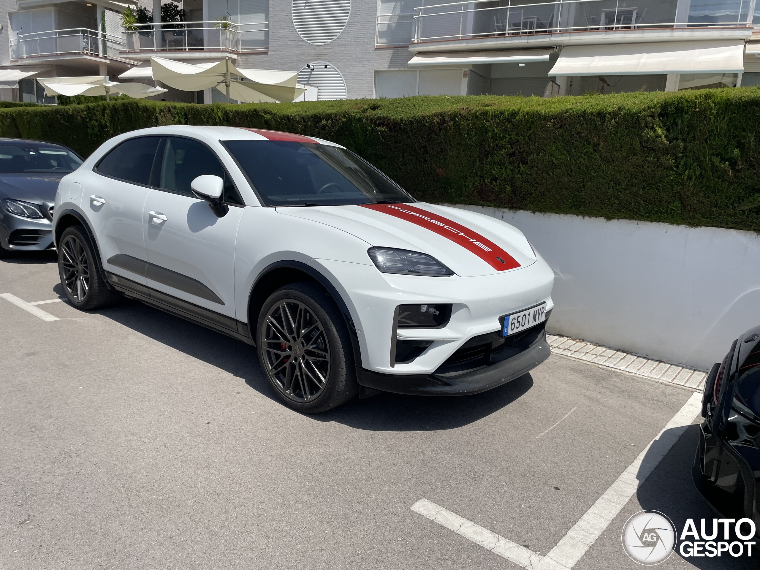 Porsche Macan EV Turbo