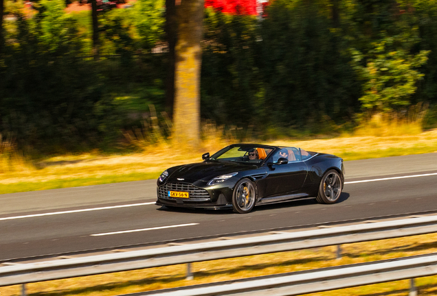 Aston Martin DB12 Volante
