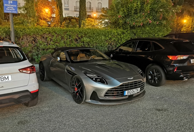 Aston Martin DB12 Volante