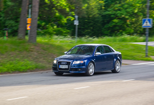 Audi RS4 Sedan