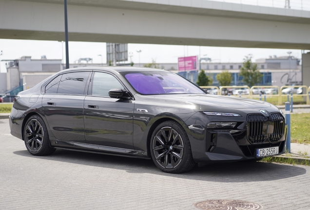 BMW M760e xDrive