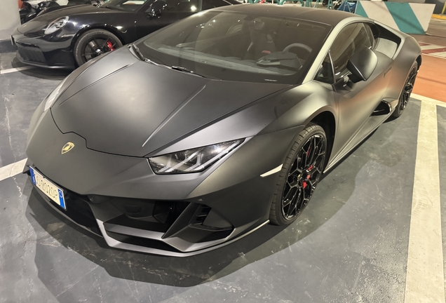 Lamborghini Huracán LP640-4 EVO