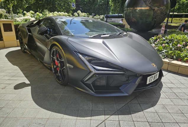Lamborghini Revuelto