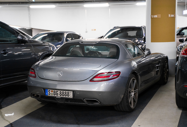 Mercedes-Benz SLS AMG