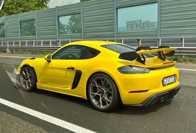 Porsche 718 Cayman GT4 RS