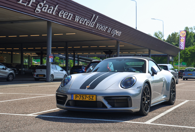 Porsche 992 Carrera 4 GTS Cabriolet