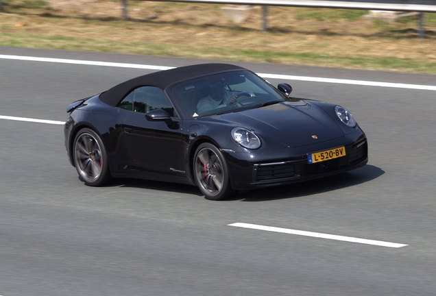 Porsche 992 Carrera 4S Cabriolet