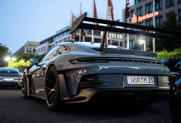 Porsche 992 GT3 RS Weissach Package
