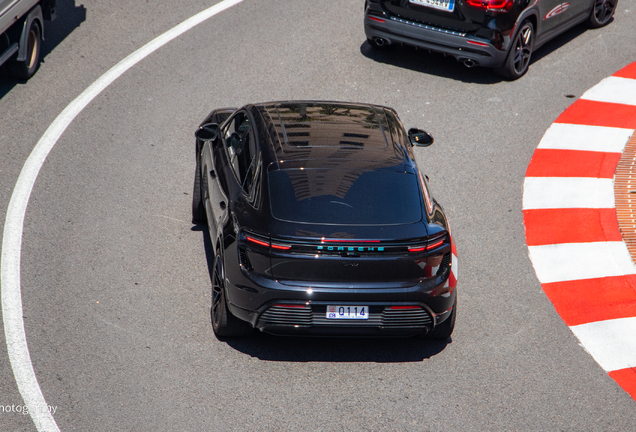 Porsche Macan EV Turbo