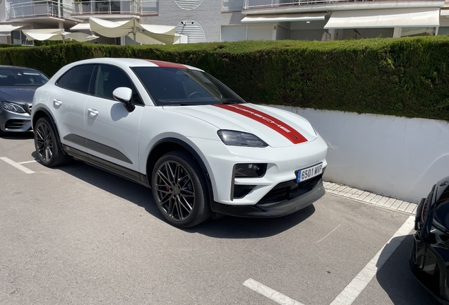 Porsche Macan EV Turbo