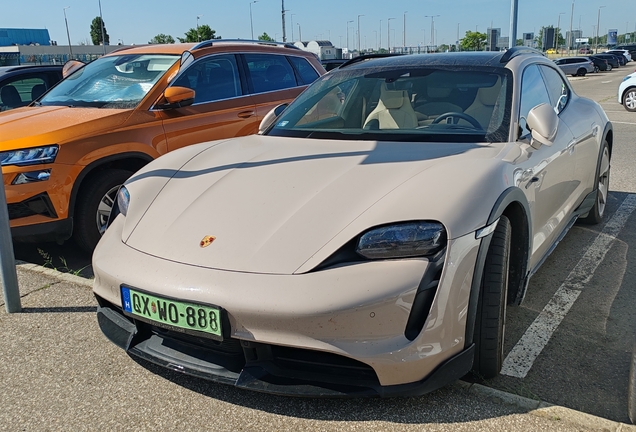 Porsche Taycan Turbo Cross Turismo