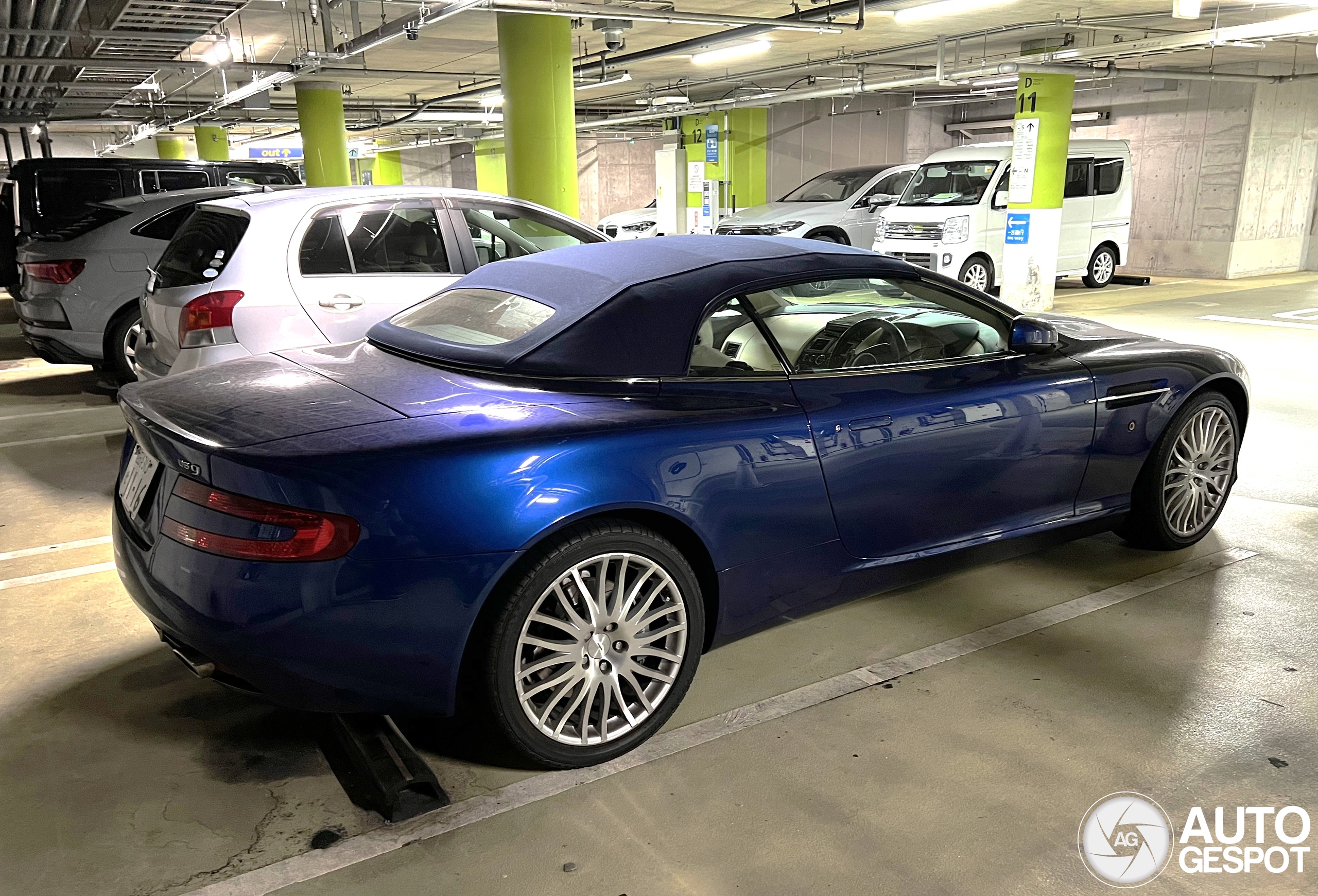 Aston Martin DB9 Volante