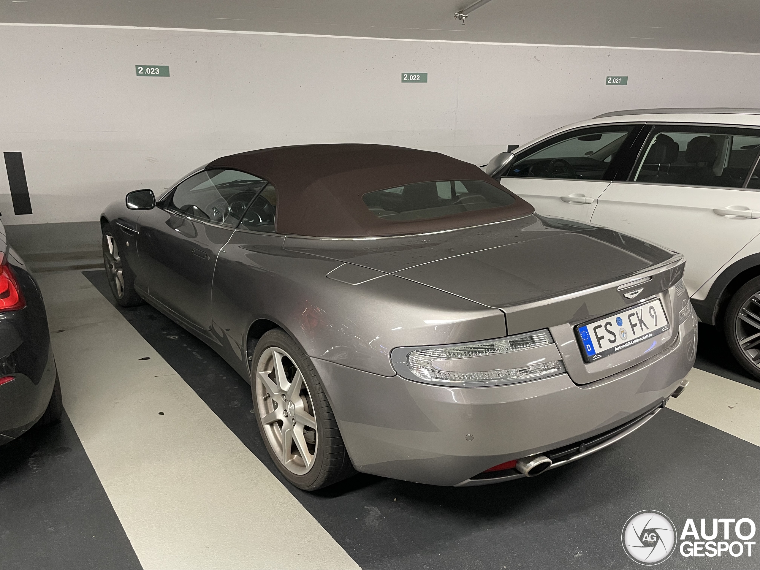 Aston Martin DB9 Volante