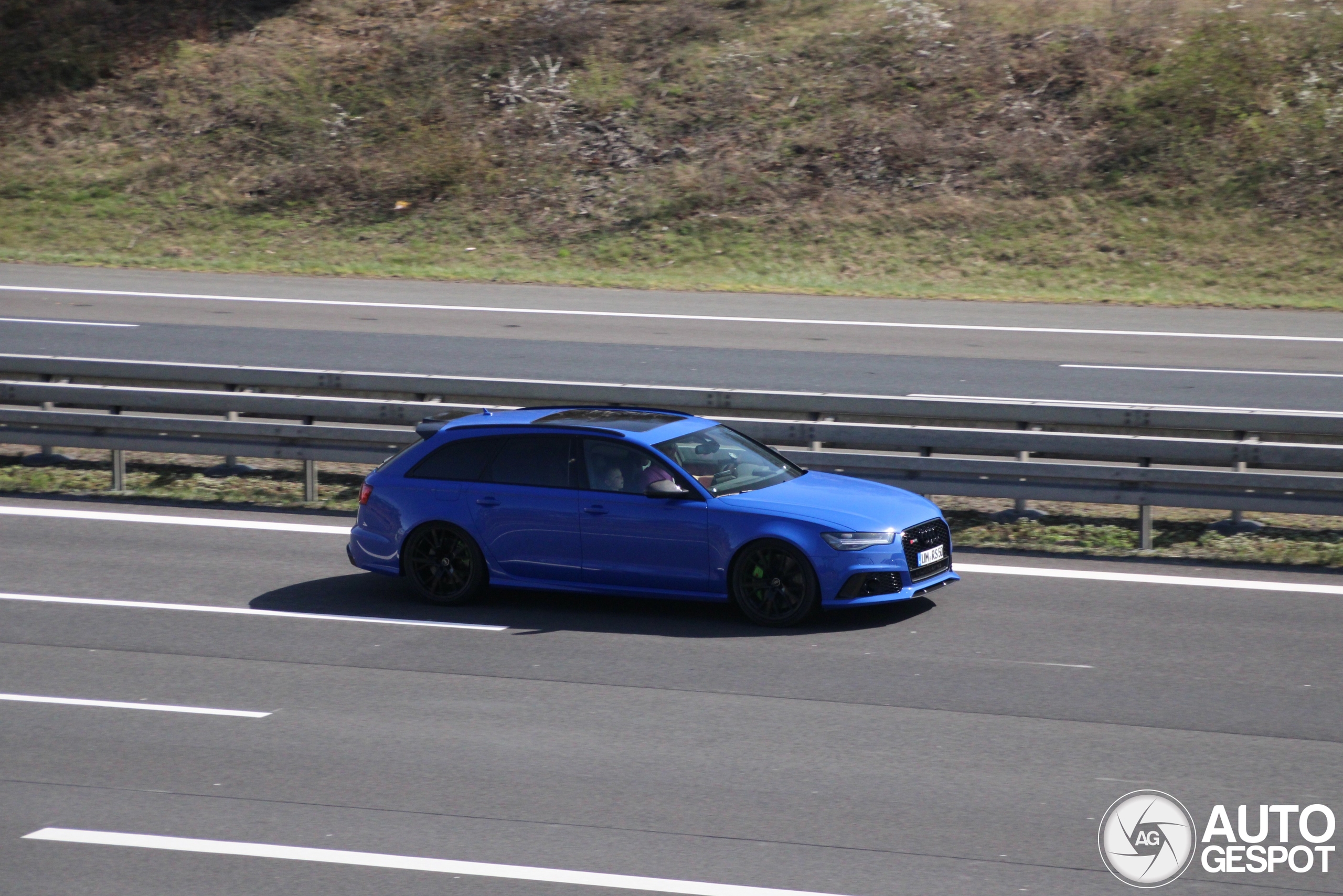 Audi RS6 Avant C7 2015
