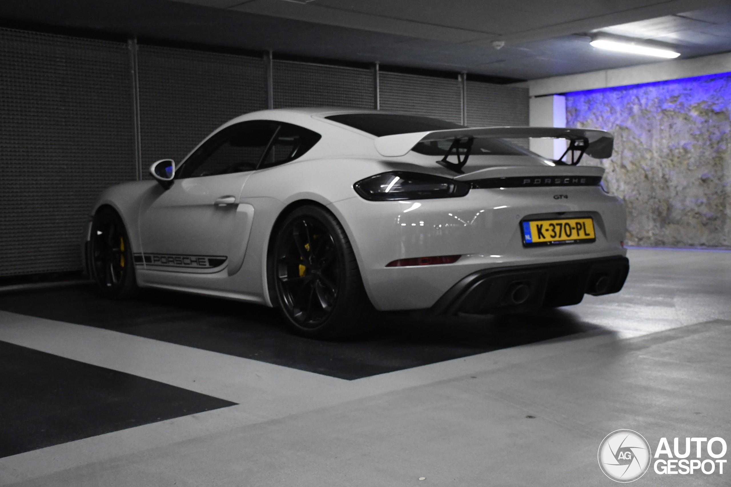 Porsche 718 Cayman GT4