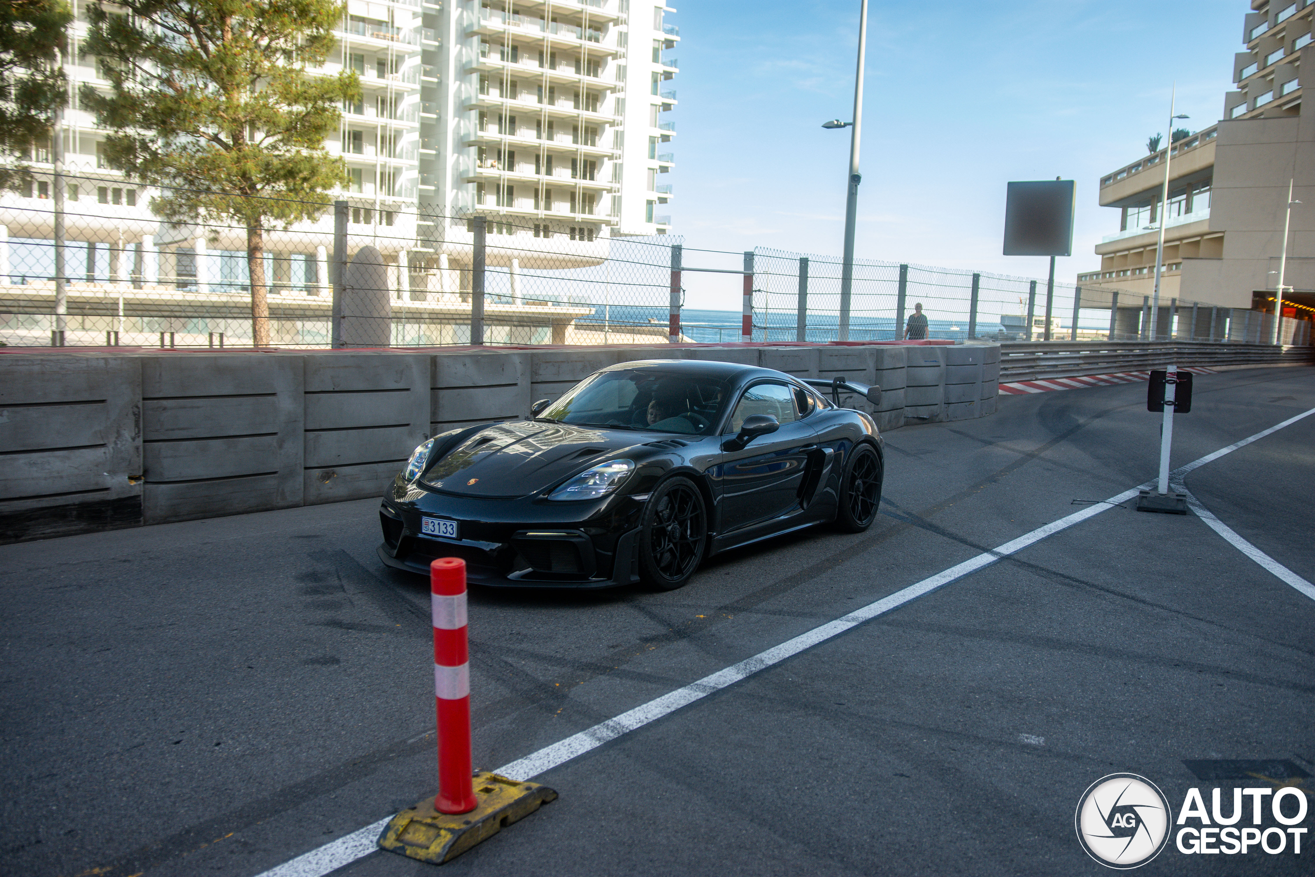 Porsche 718 Cayman GT4 RS Weissach Package