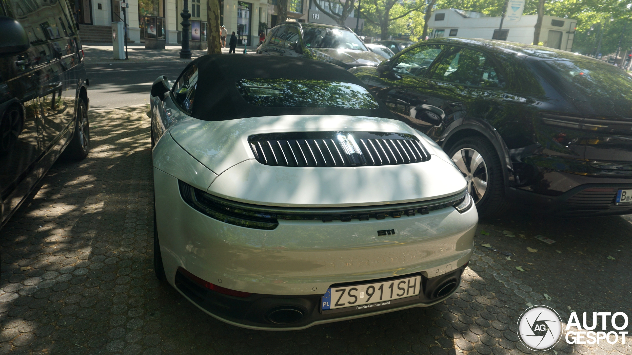 Porsche 992 Carrera 4S Cabriolet