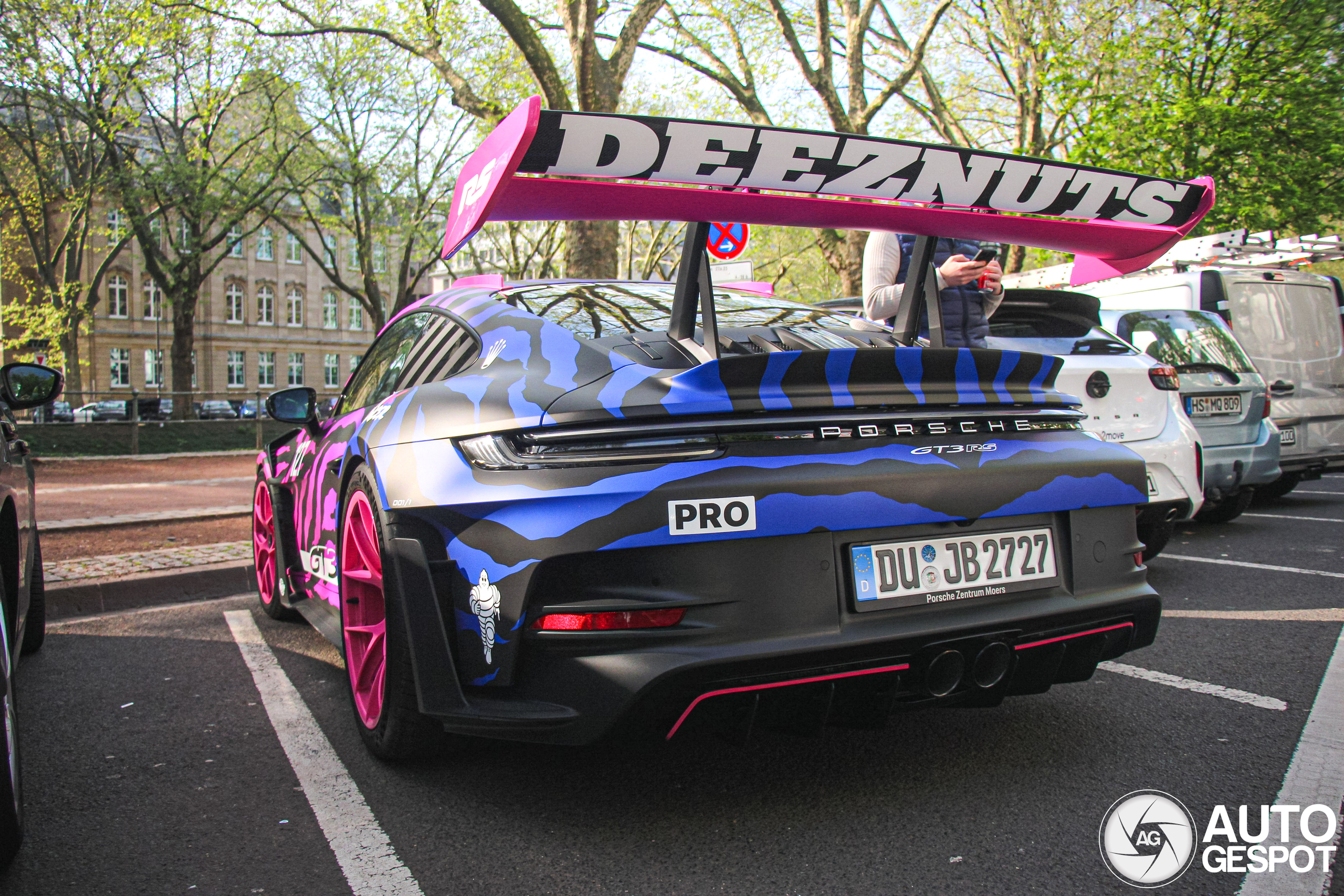 Porsche 992 GT3 RS Weissach Package