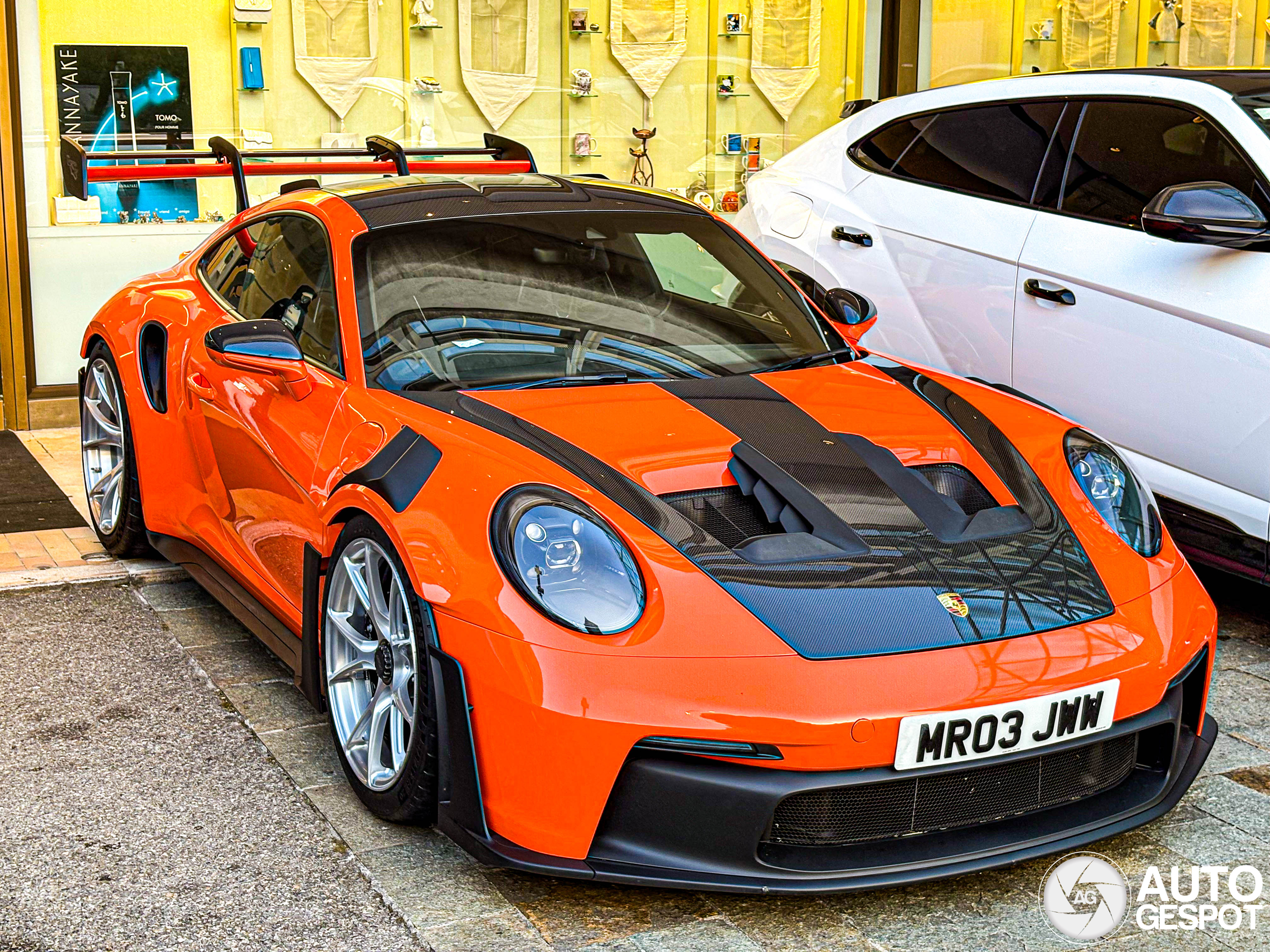 Porsche 992 GT3 RS Weissach Package