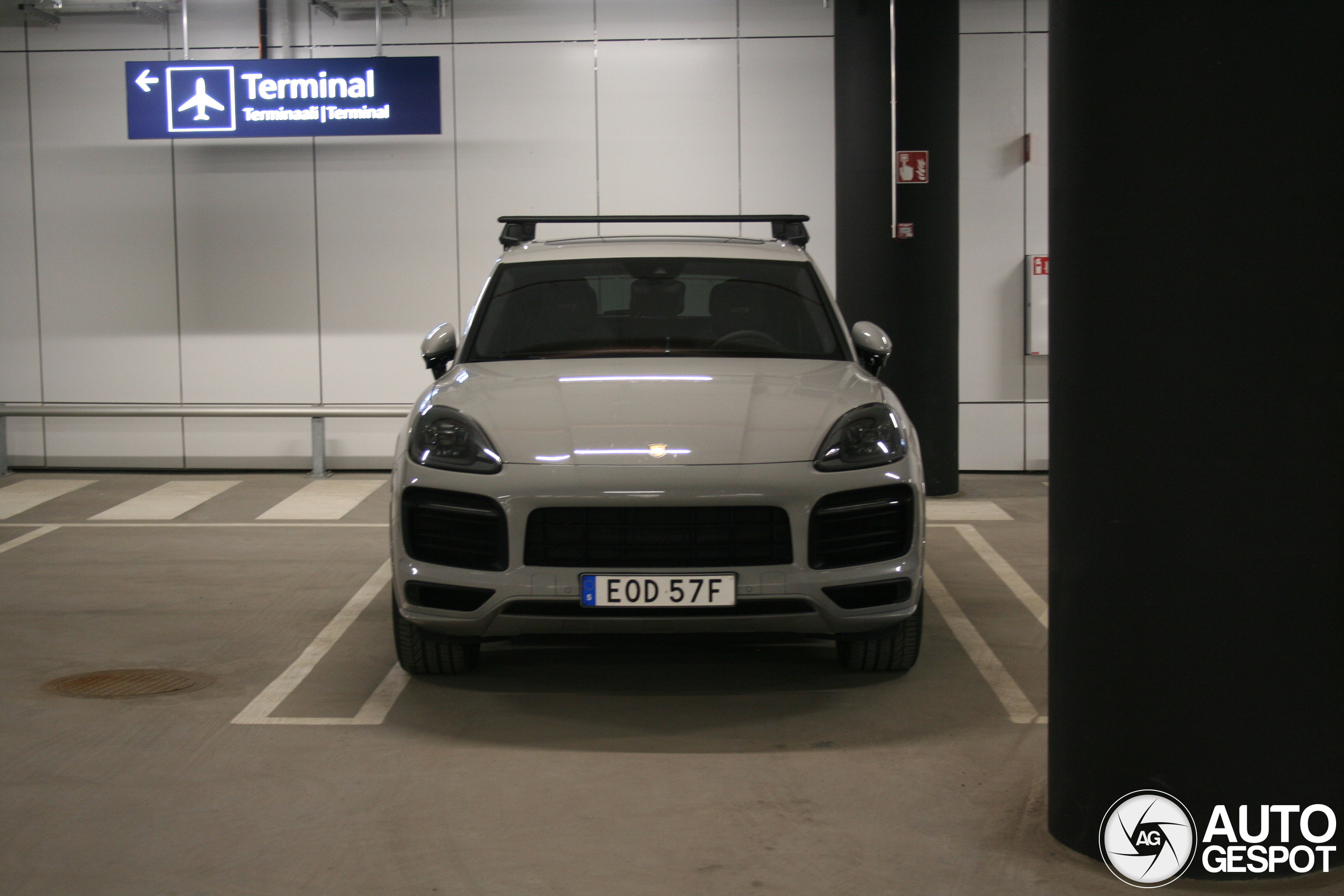 Porsche 9YA Cayenne GTS