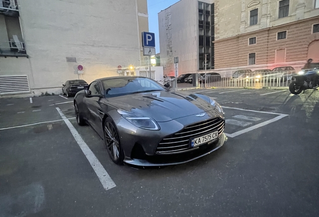 Aston Martin DB12