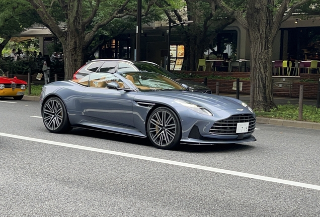 Aston Martin DB12 Volante