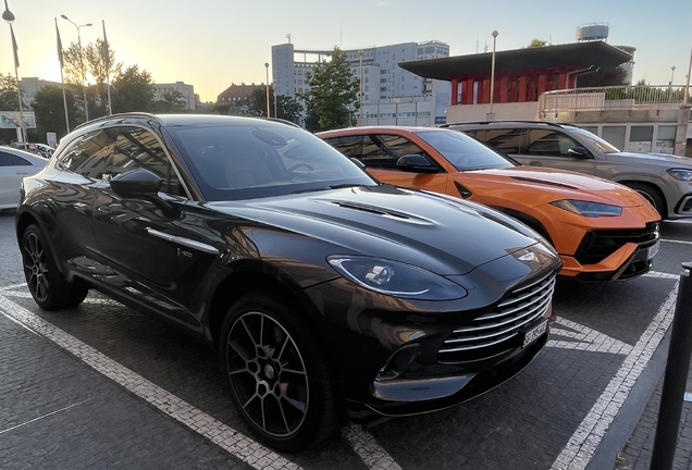 Aston Martin DBX