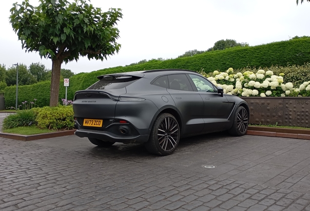 Aston Martin DBX