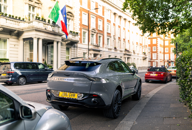 Aston Martin DBX