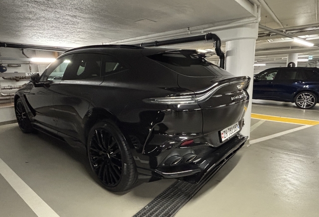 Aston Martin DBX707