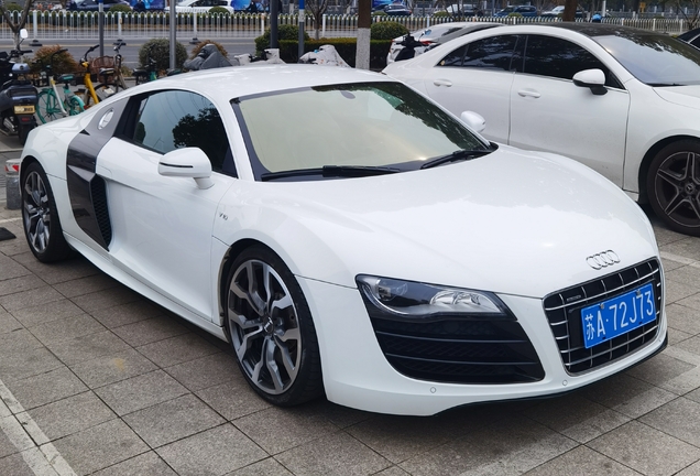 Audi R8 V10