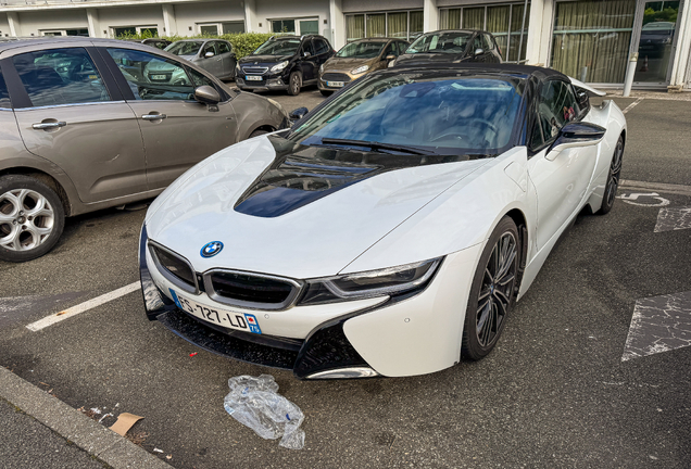 BMW i8 Roadster