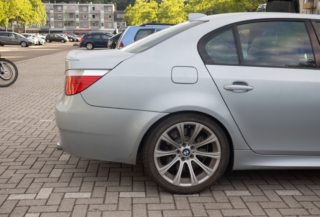 BMW M5 E60 2005