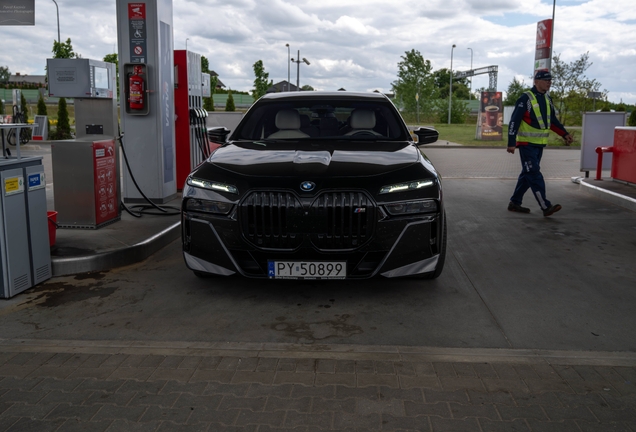 BMW M760e xDrive