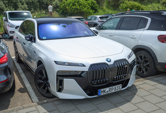 BMW M760e xDrive