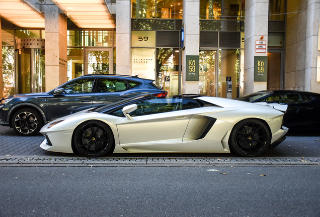 Lamborghini Aventador LP700-4 Roadster
