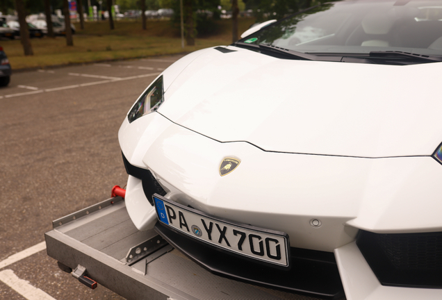 Lamborghini Aventador LP700-4 Roadster