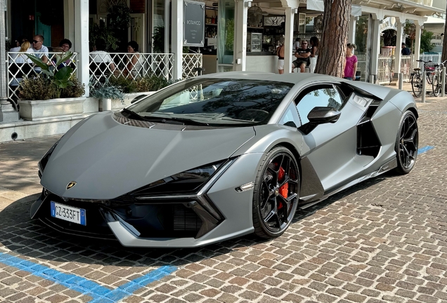 Lamborghini Revuelto