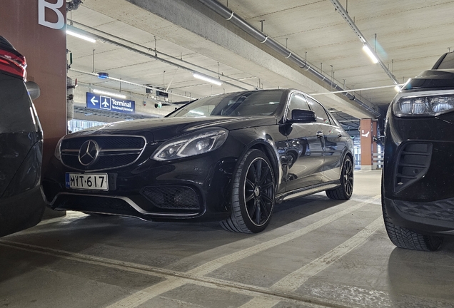 Mercedes-Benz E 63 AMG S W212