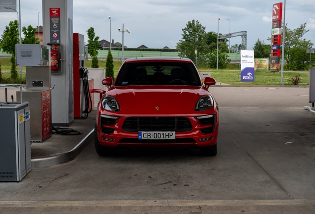 Porsche 95B Macan GTS