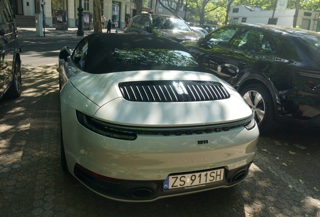 Porsche 992 Carrera 4S Cabriolet