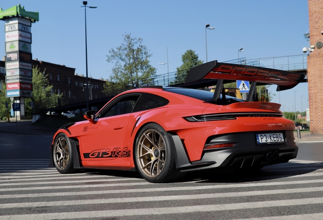 Porsche 992 GT3 RS Weissach Package